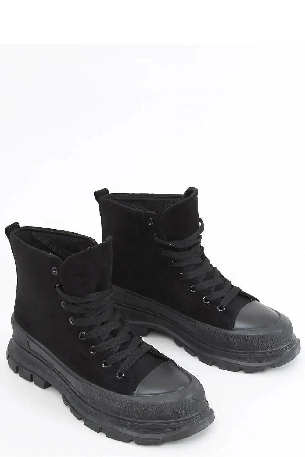 Sneakers model 163009 Inello  Adomoo