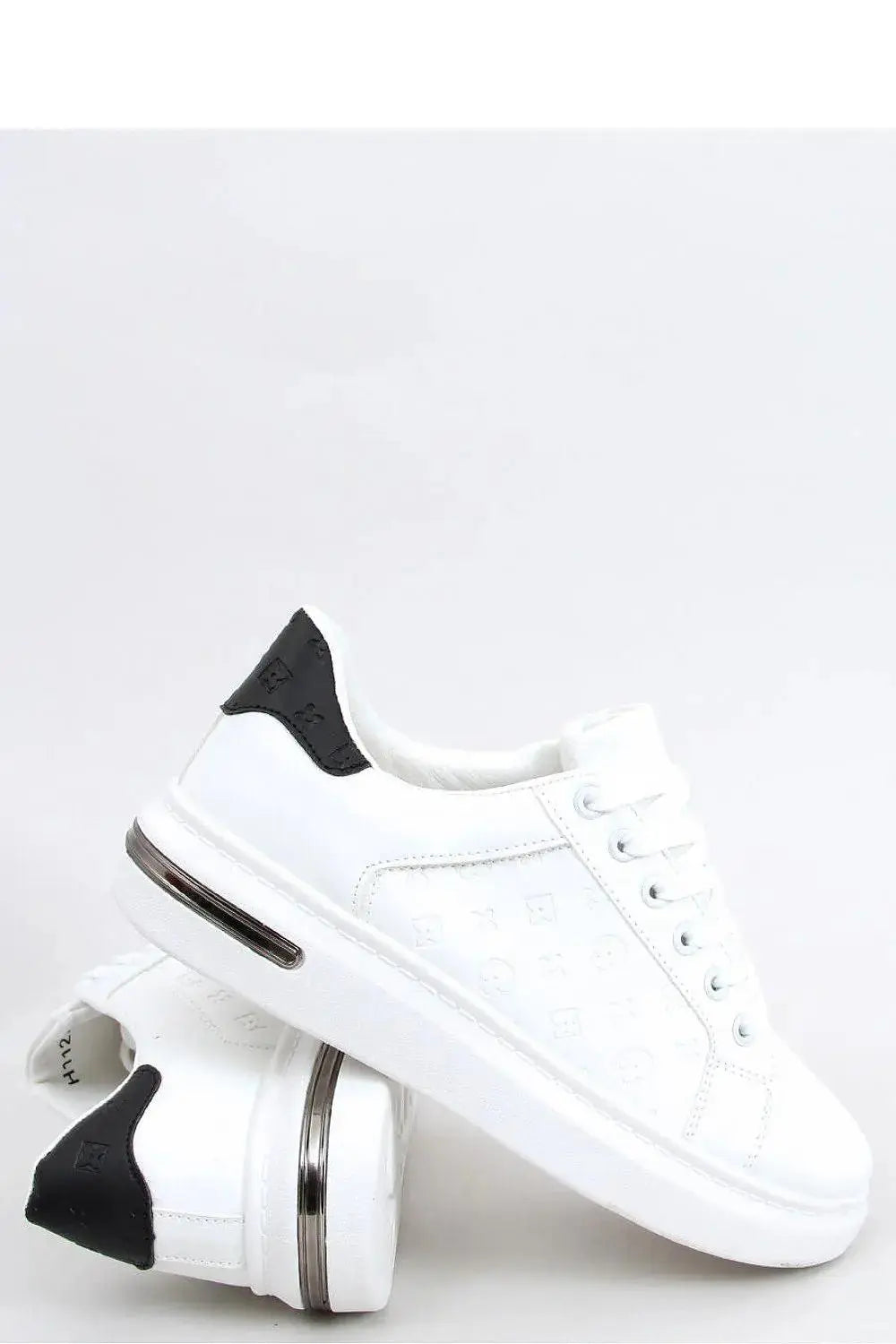 Sneakers model 163894 Inello  Adomoo