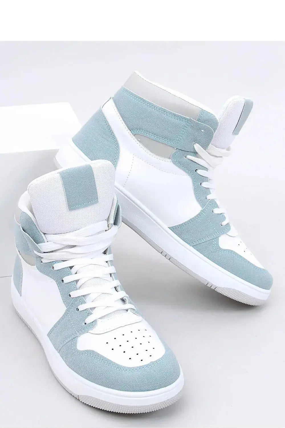 Sneakers model 170605 Inello  Adomoo