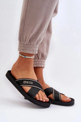 Step in style women's two intertwining straps flip-flops from the Big Star brand Adomoo
