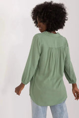 Sublevel airy and pleasant blouse  Adomoo