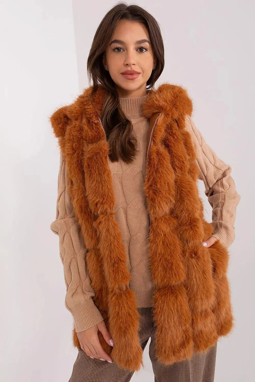A.T fur polyester vest  Adomoo