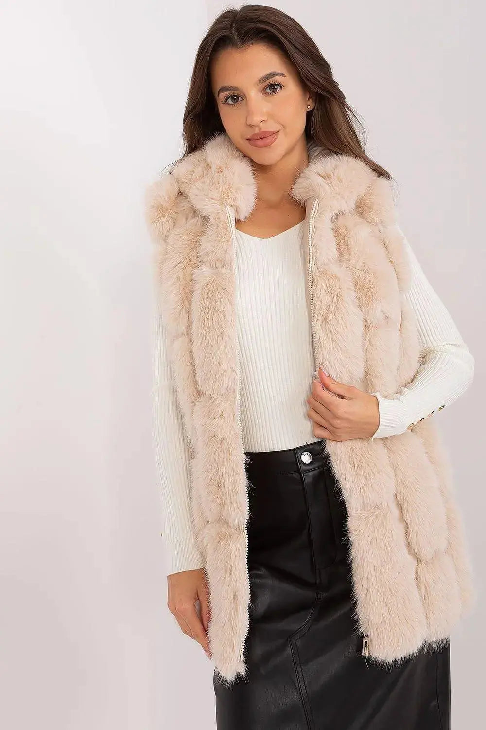 A.T fur polyester vest  Adomoo