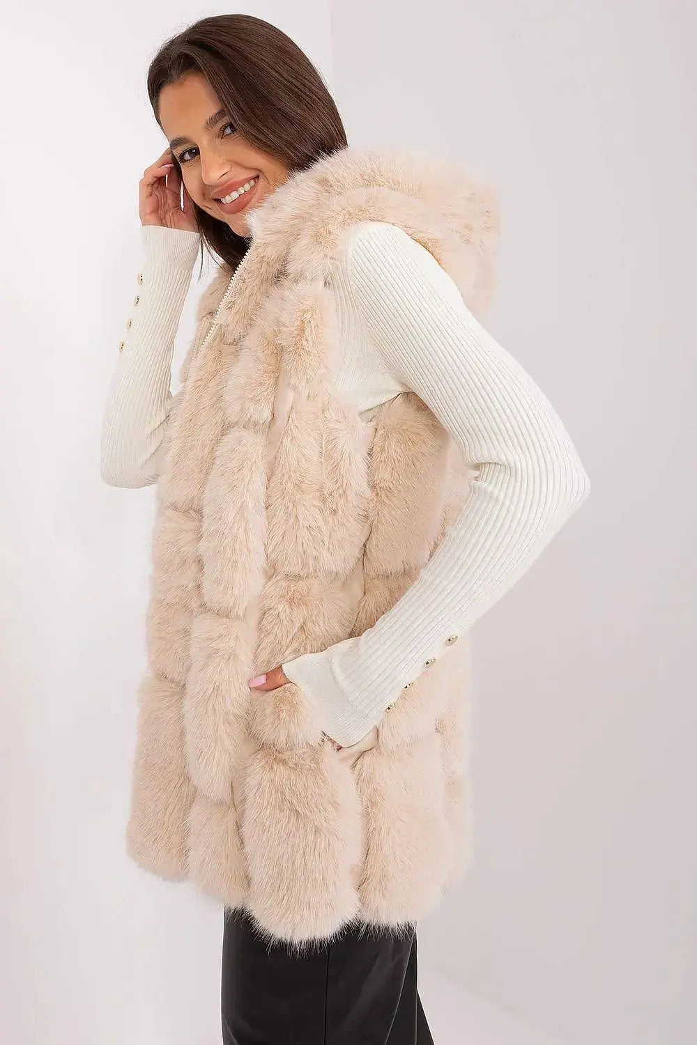 A.T fur polyester vest  Adomoo