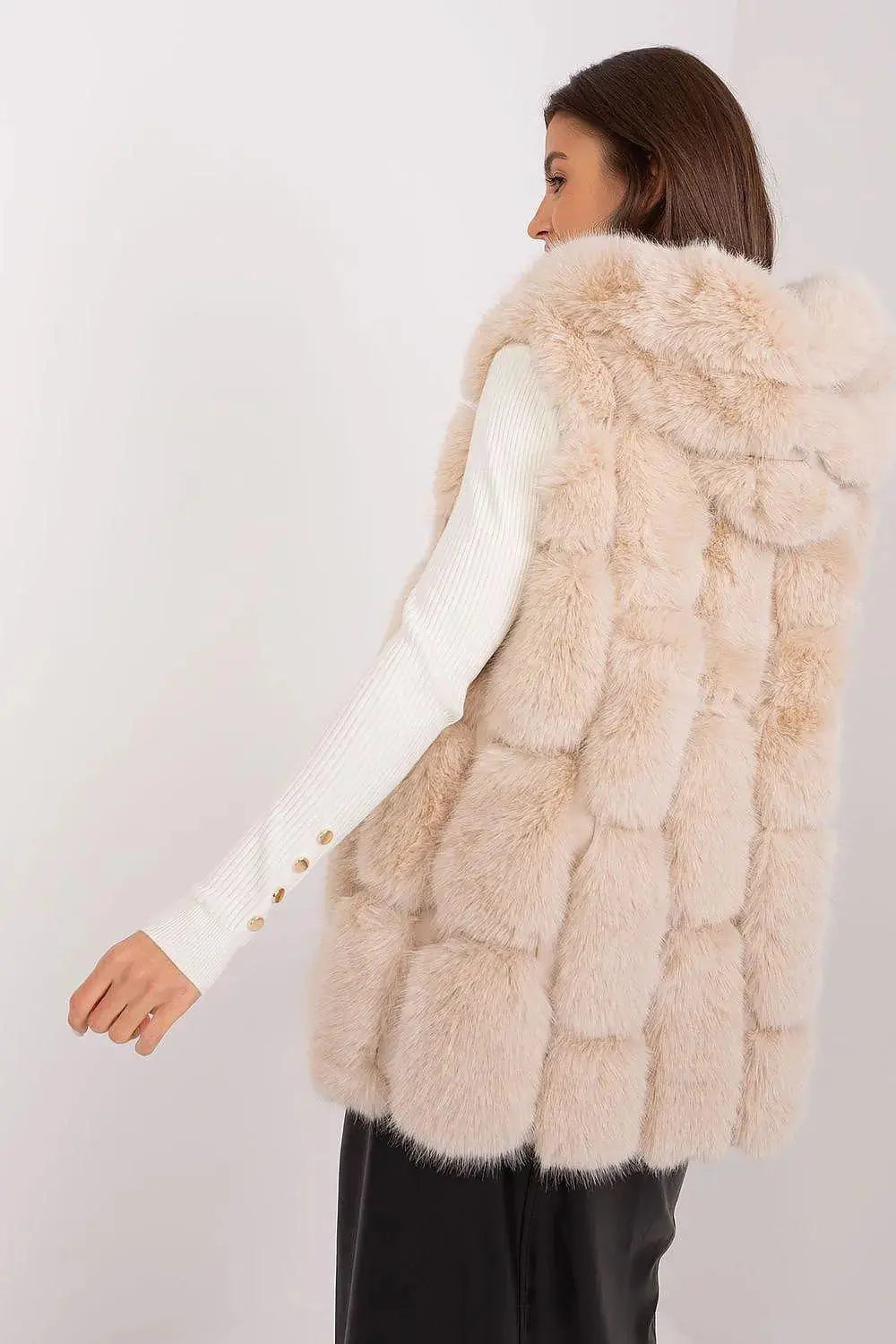 A.T fur polyester vest  Adomoo
