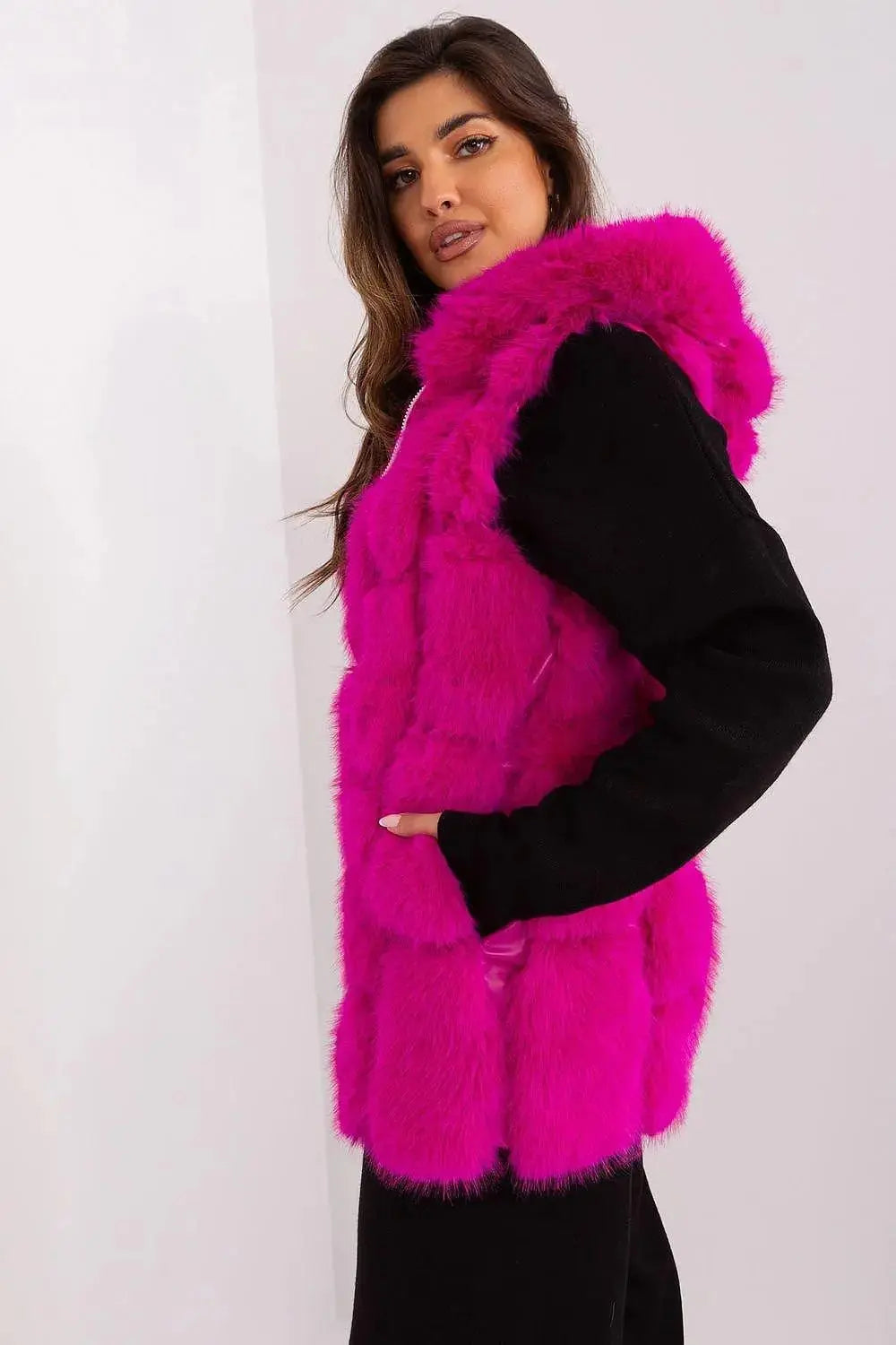 A.T fur polyester vest  Adomoo