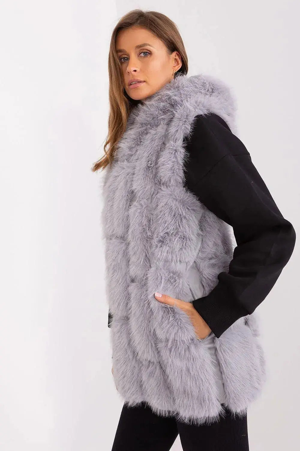 A.T fur polyester vest  Adomoo