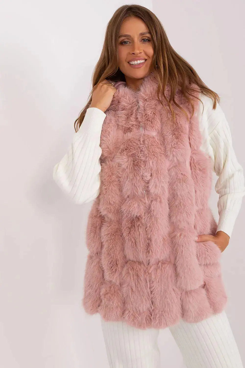 A.T fur polyester vest  Adomoo