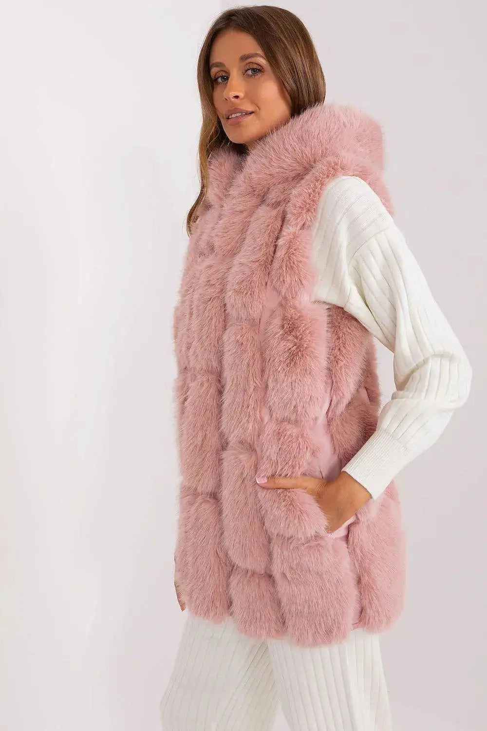 A.T fur polyester vest  Adomoo