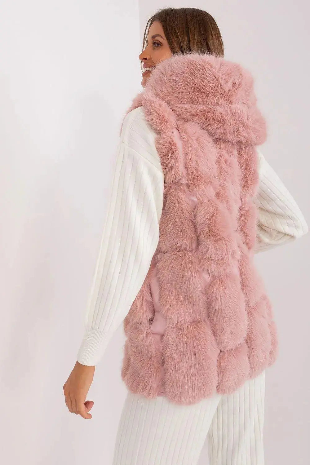 A.T fur polyester vest  Adomoo