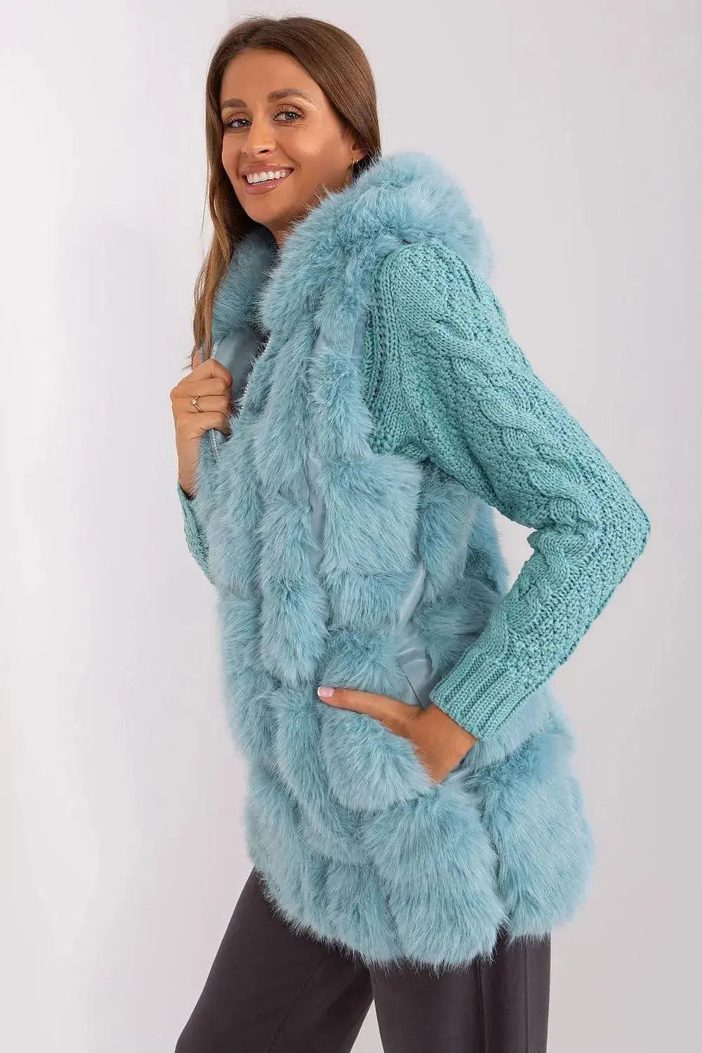 A.T fur polyester vest  Adomoo