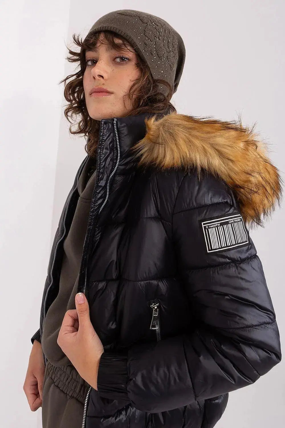 AT Cap model 191109  Adomoo