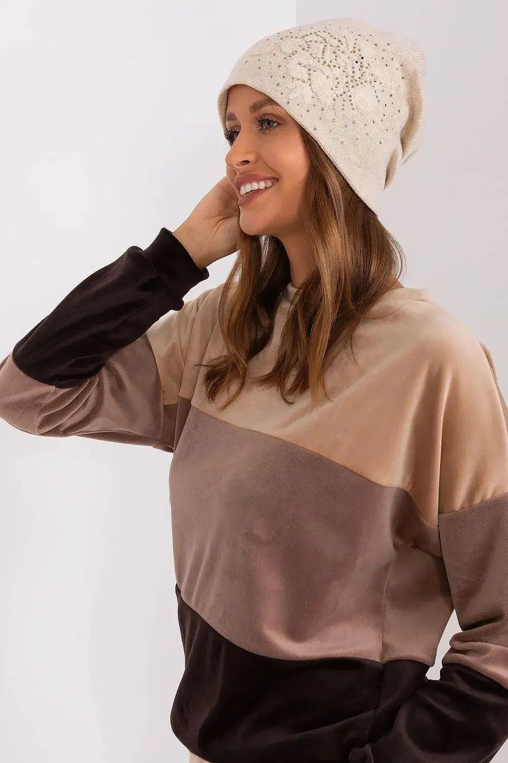 AT Cap model 191109  Adomoo