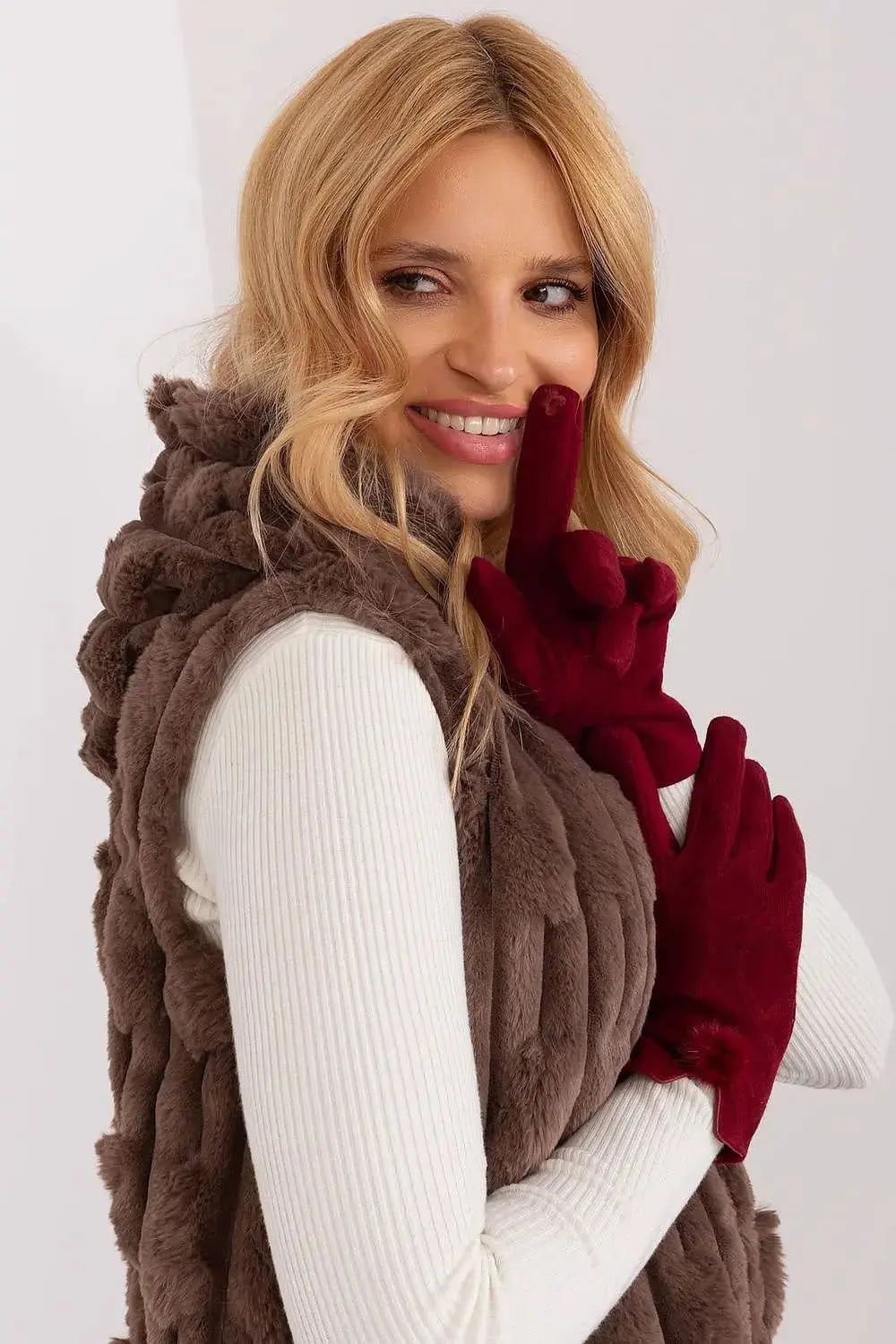 AT Gloves model 191073  Adomoo