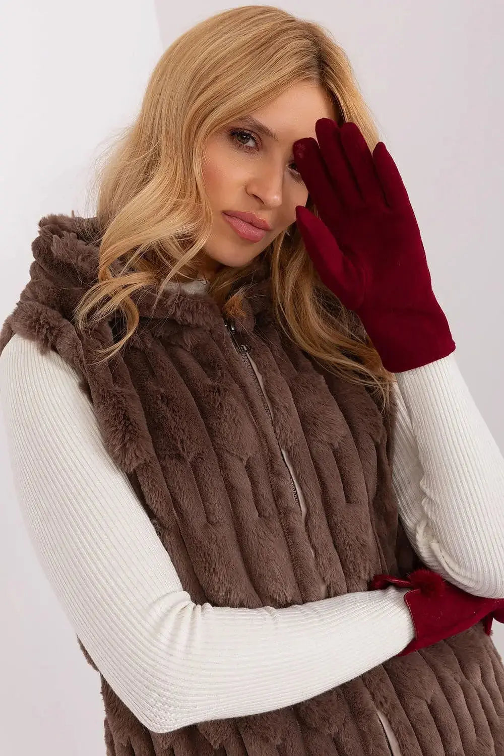 AT Gloves model 191073  Adomoo