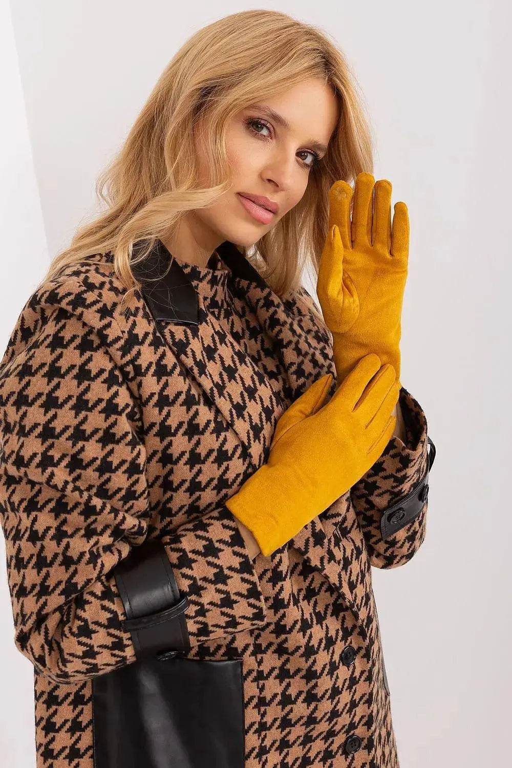 AT Sleek Insulated Gloves with Embroidered Touchscreen Access  Adomoo