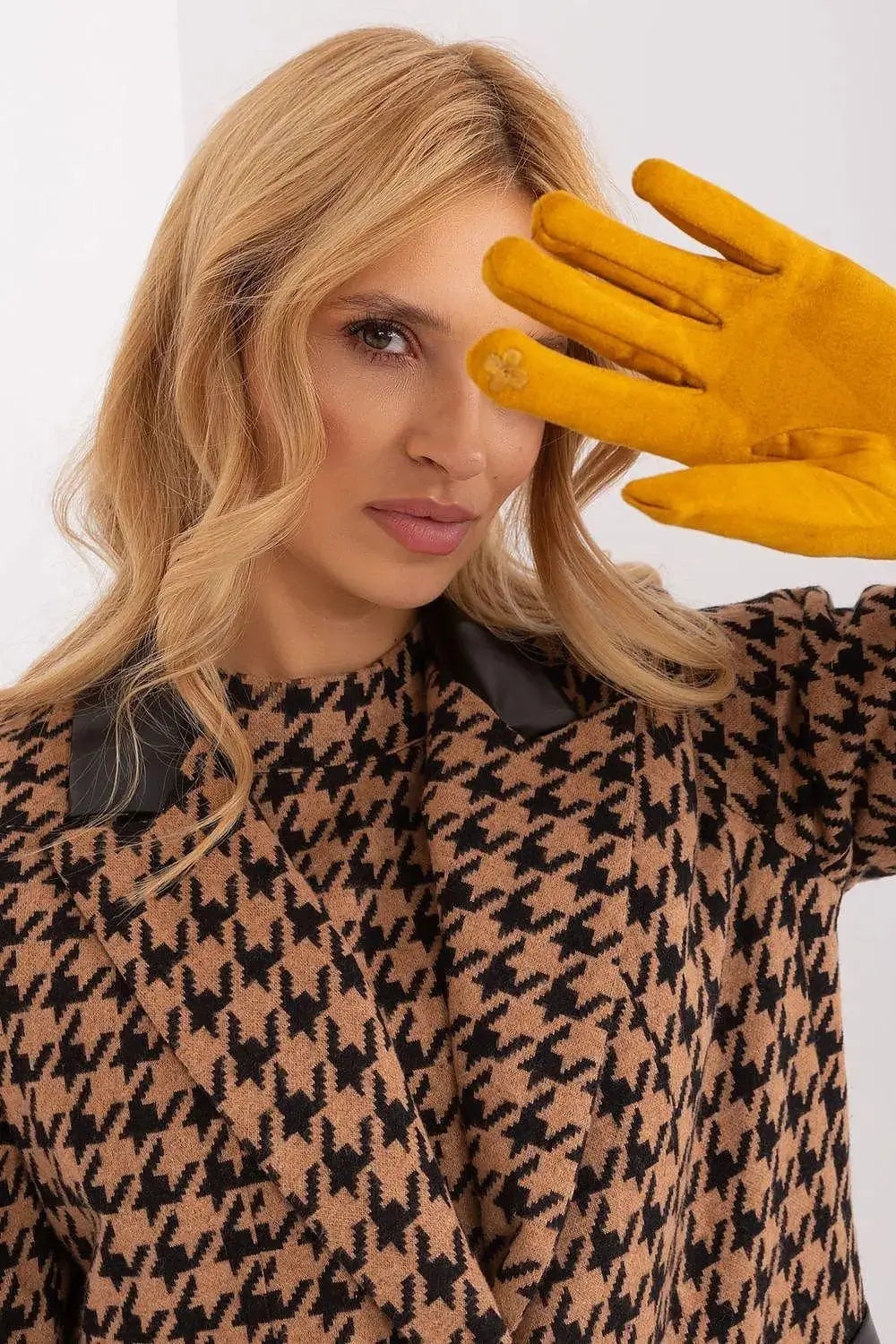 AT Sleek Insulated Gloves with Embroidered Touchscreen Access  Adomoo