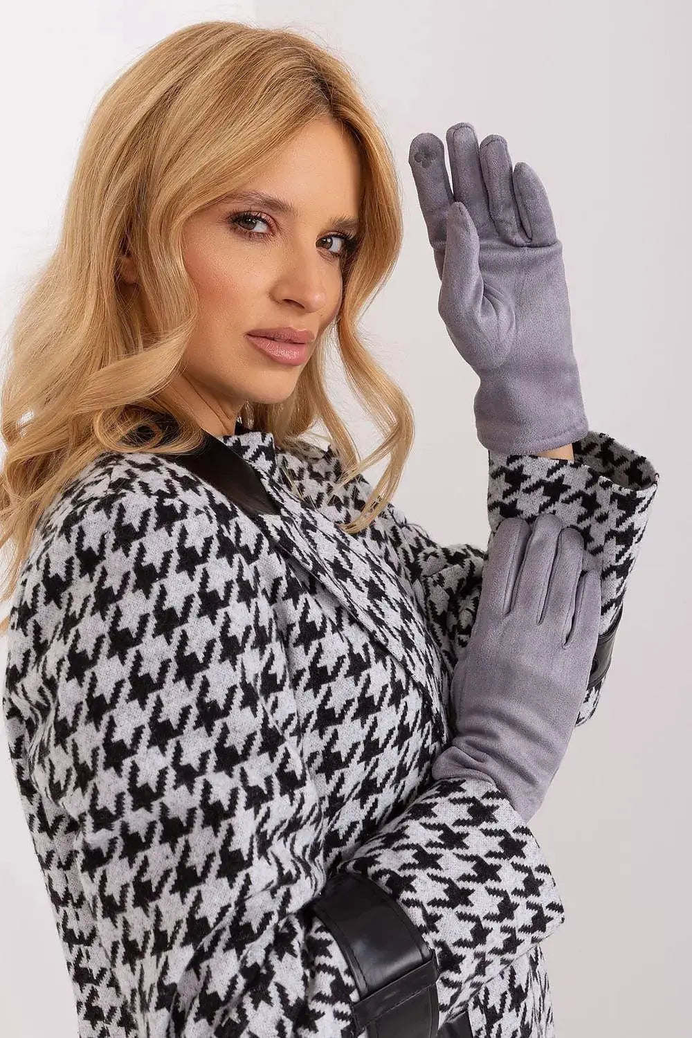 AT Sleek Insulated Gloves with Embroidered Touchscreen Access  Adomoo