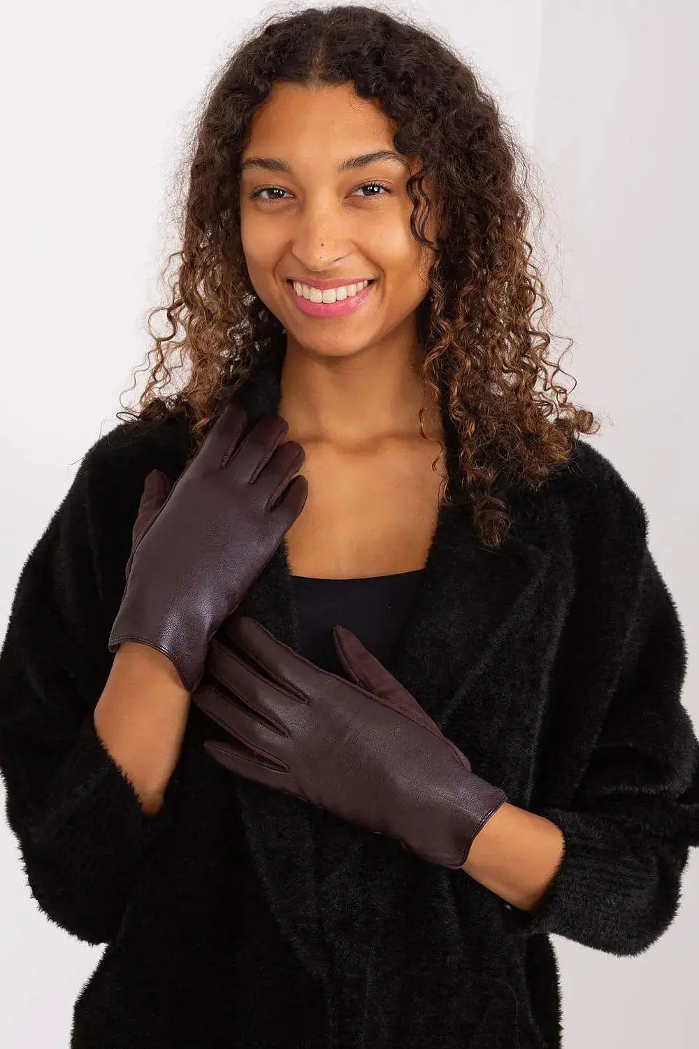 AT Fashionable Women’s Gloves with Phone-Friendly Embroidery  Adomoo