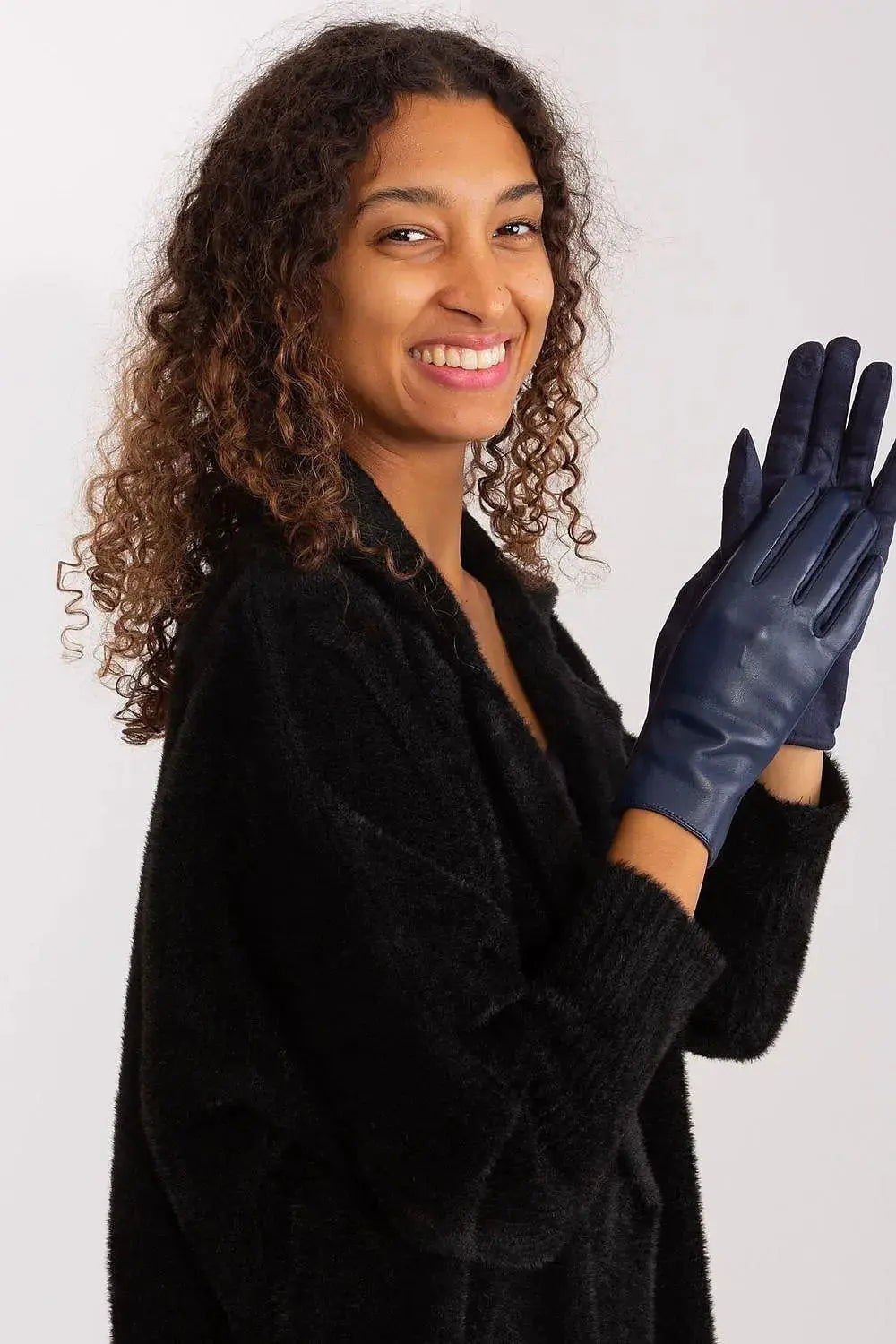 AT Fashionable Women’s Gloves with Phone-Friendly Embroidery  Adomoo