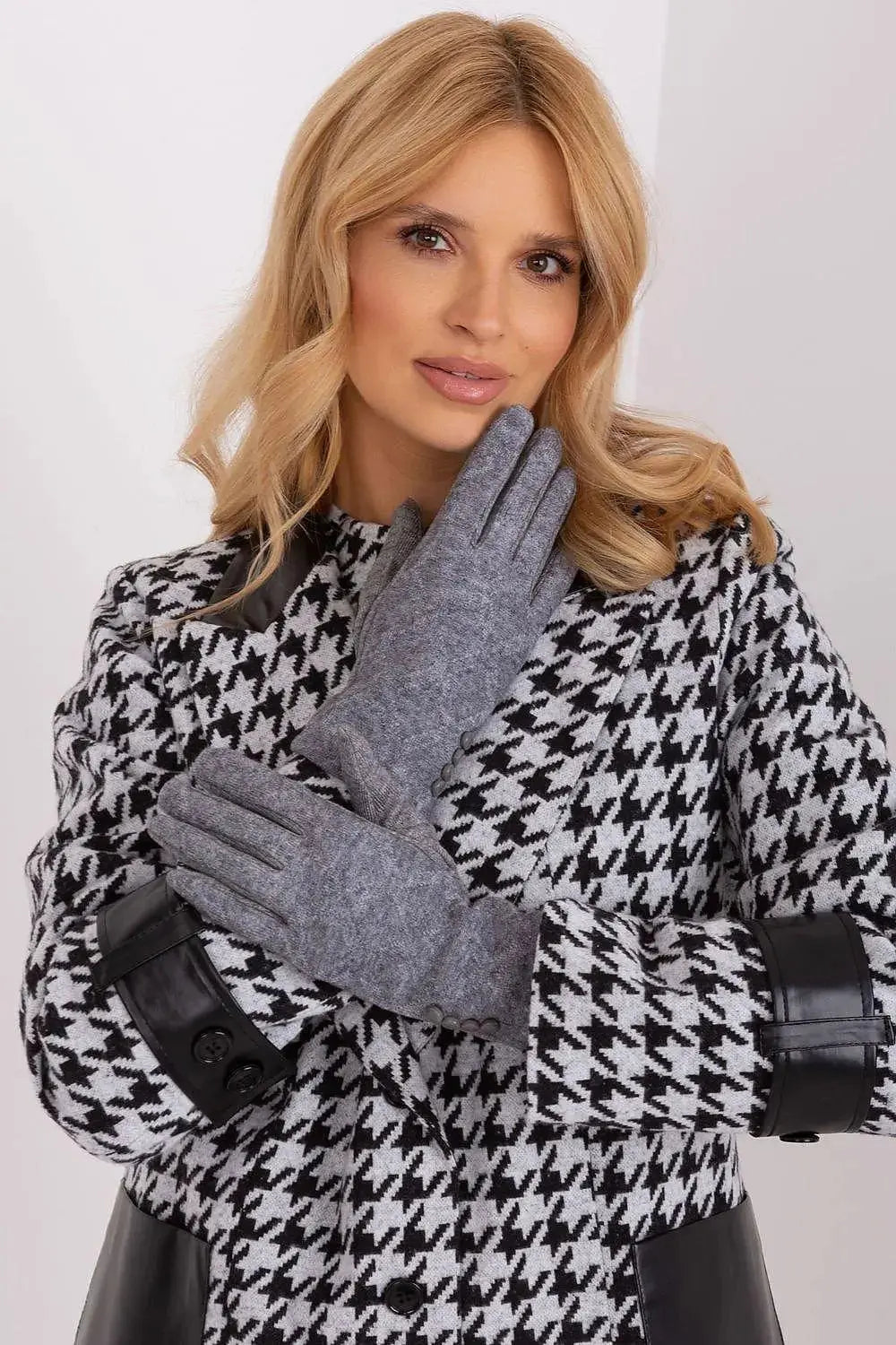AT Gloves model 191102  Adomoo