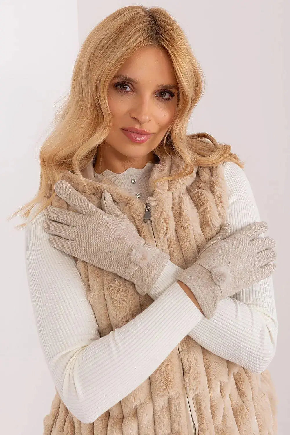 AT Gloves model 191104  Adomoo