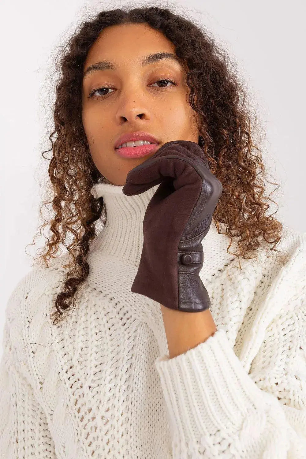 AT Gloves Model 191350 – Durable Grip, Everyday Protection  Adomoo