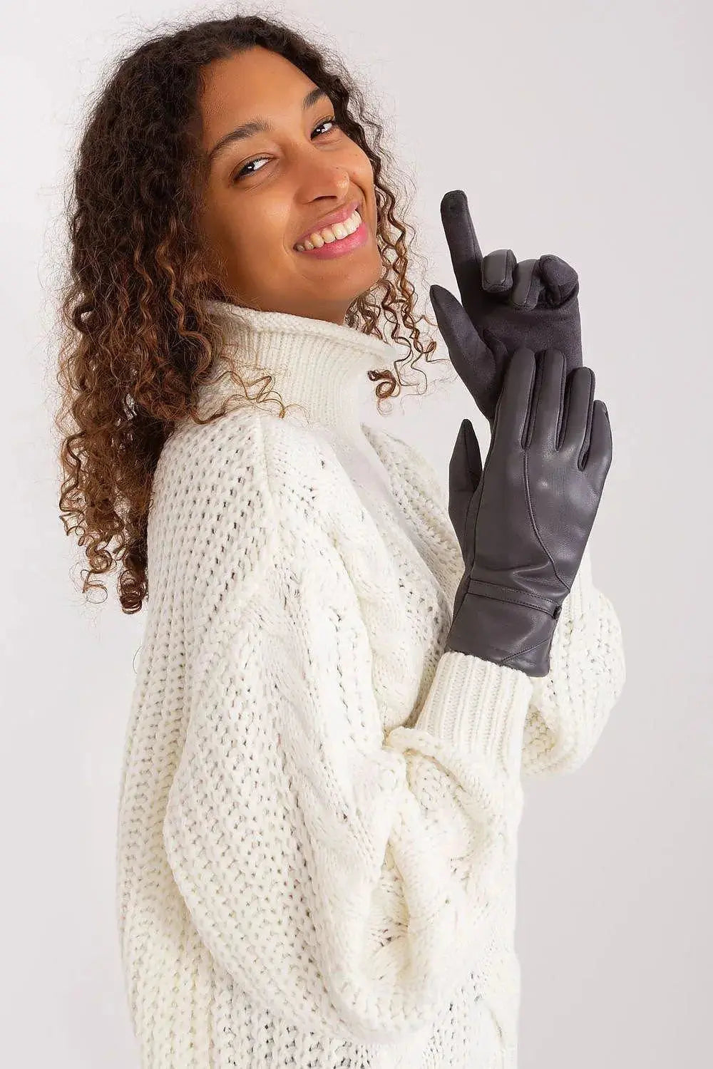 AT Gloves Model 191350 – Durable Grip, Everyday Protection  Adomoo