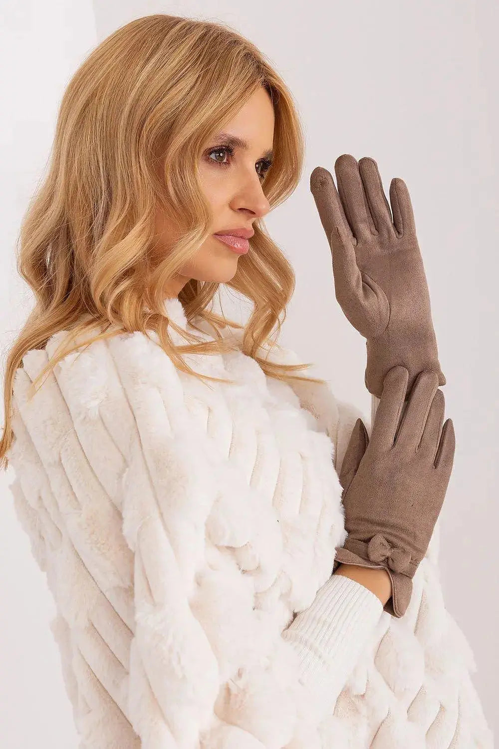 AT Gloves model 191353  Adomoo