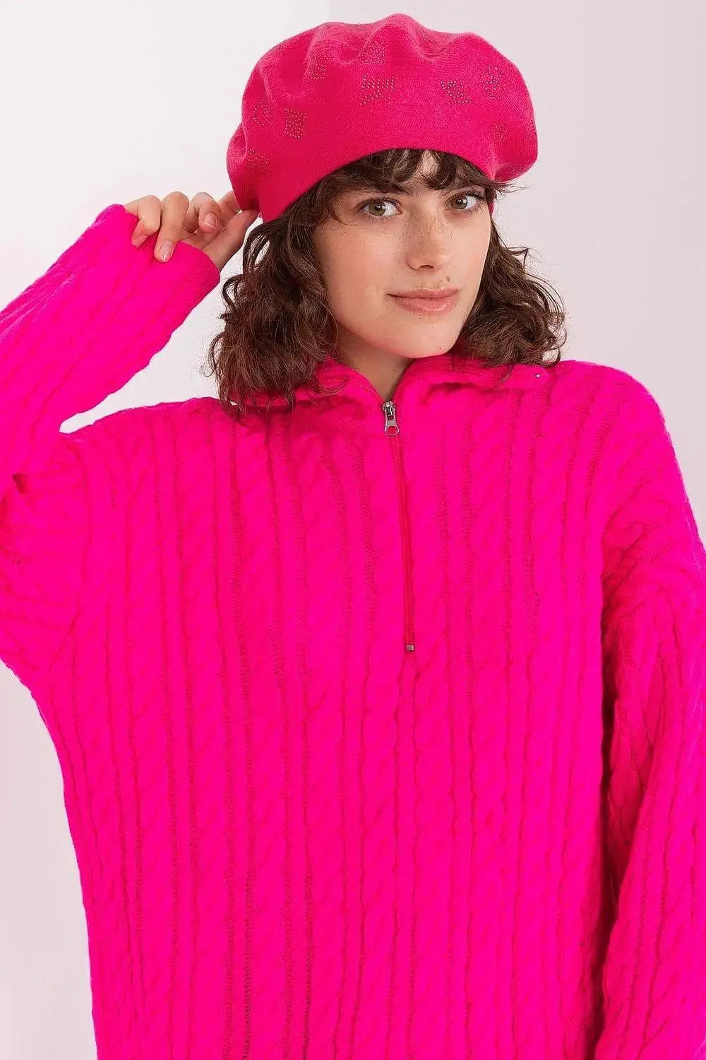 AT Knitted beret with interesting rhinestone application.  Adomoo