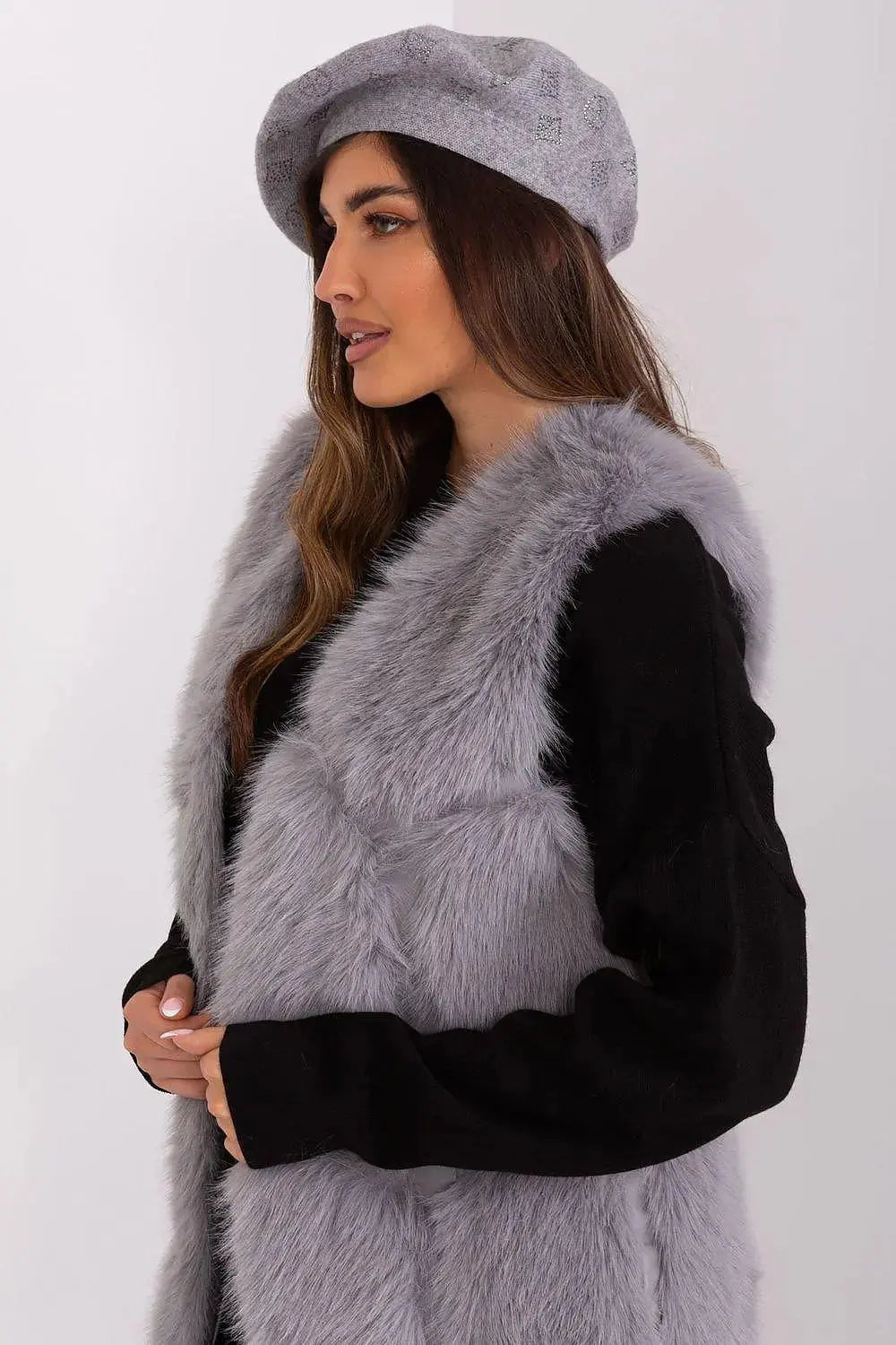 AT Knitted beret with interesting rhinestone application.  Adomoo