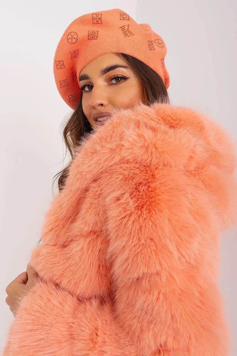 AT Knitted beret with interesting rhinestone application.  Adomoo