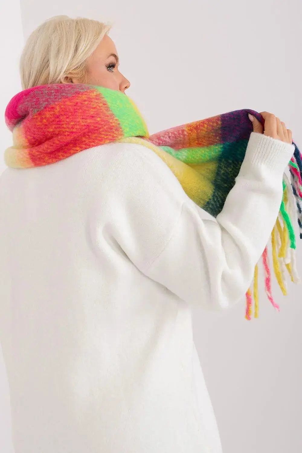 AT Shawl model 190542  Adomoo