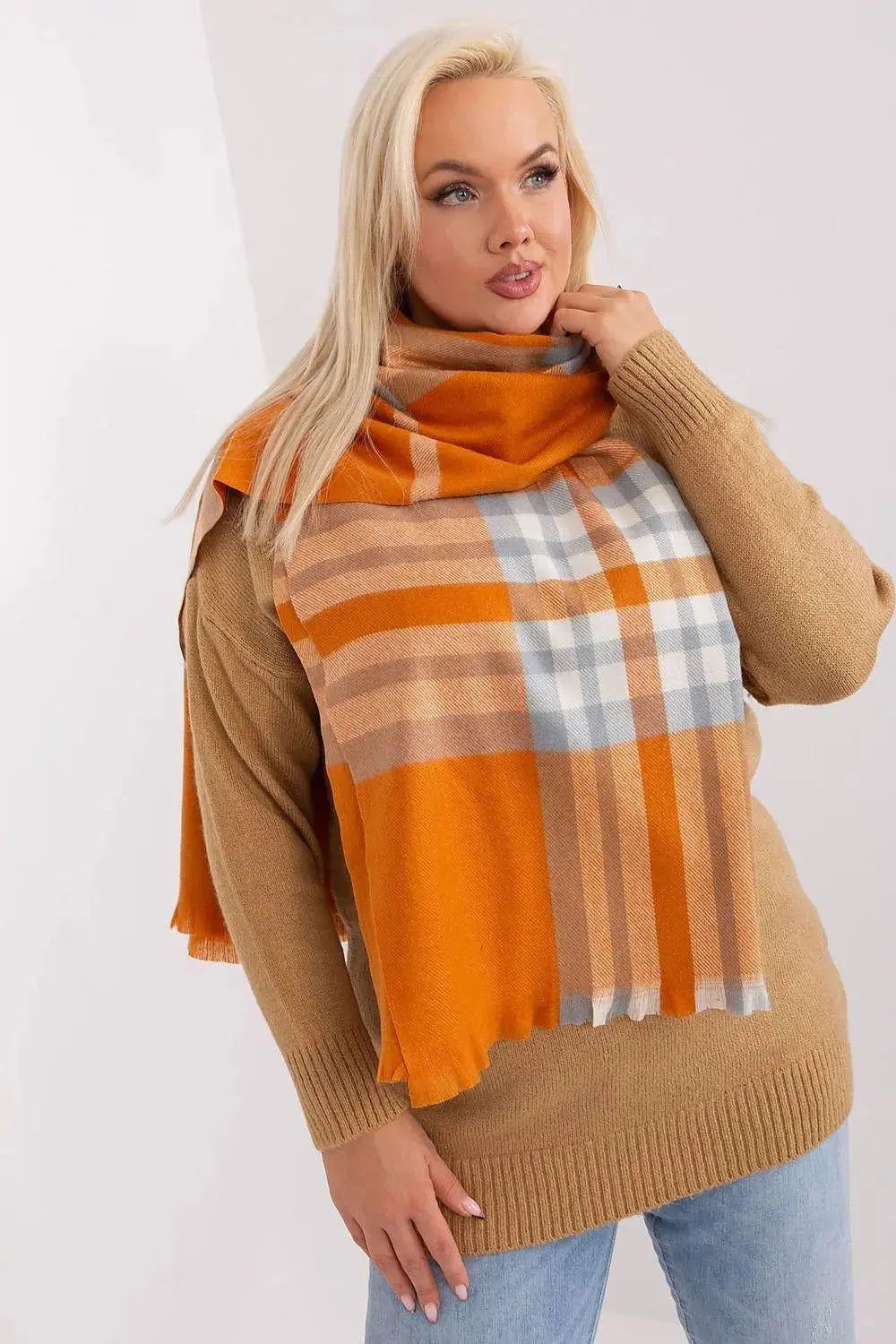 Versatile Check Scarf – Add Warmth and Style to Your Cold-Weather Wardrobe  Adomoo