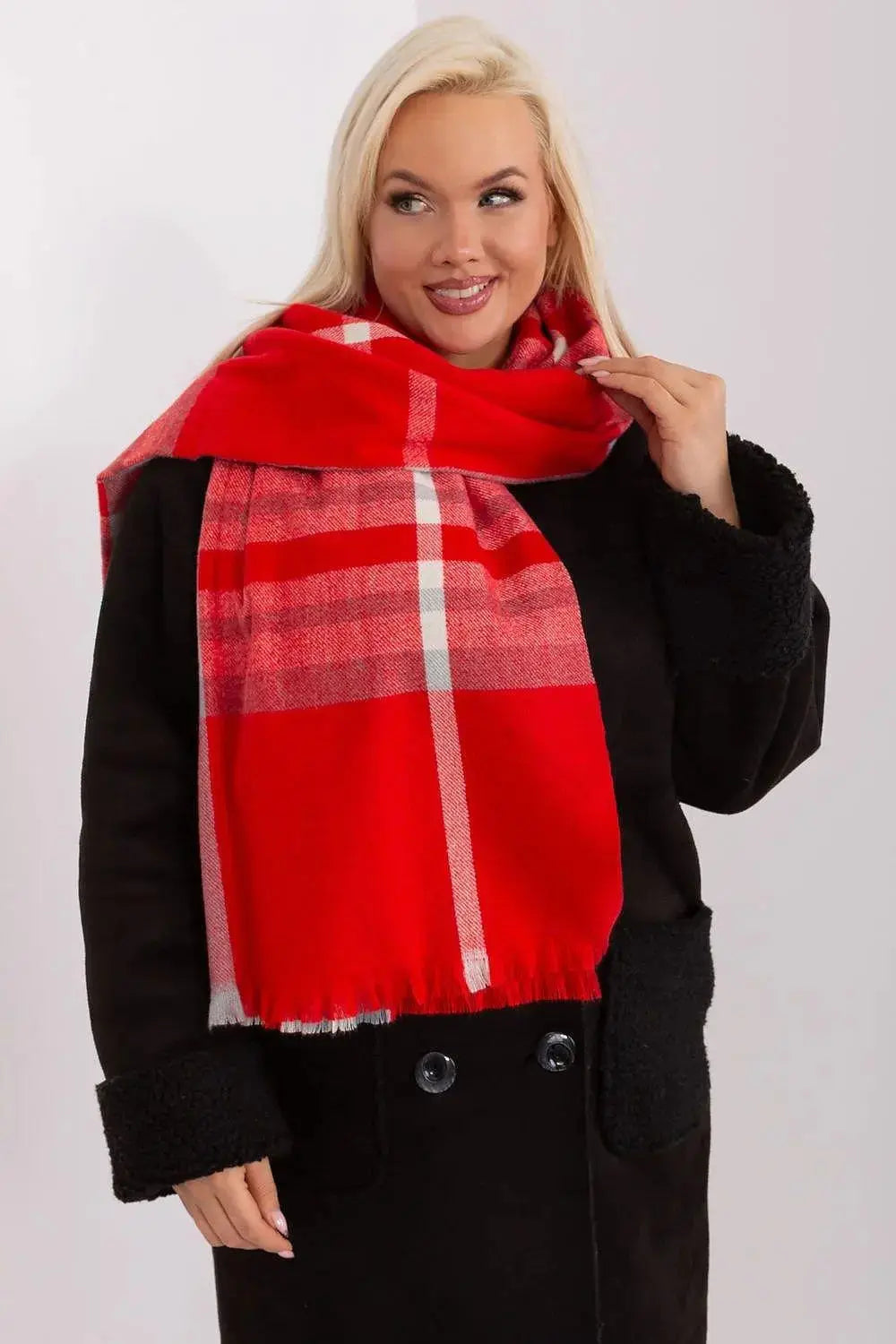 Versatile Check Scarf – Add Warmth and Style to Your Cold-Weather Wardrobe  Adomoo