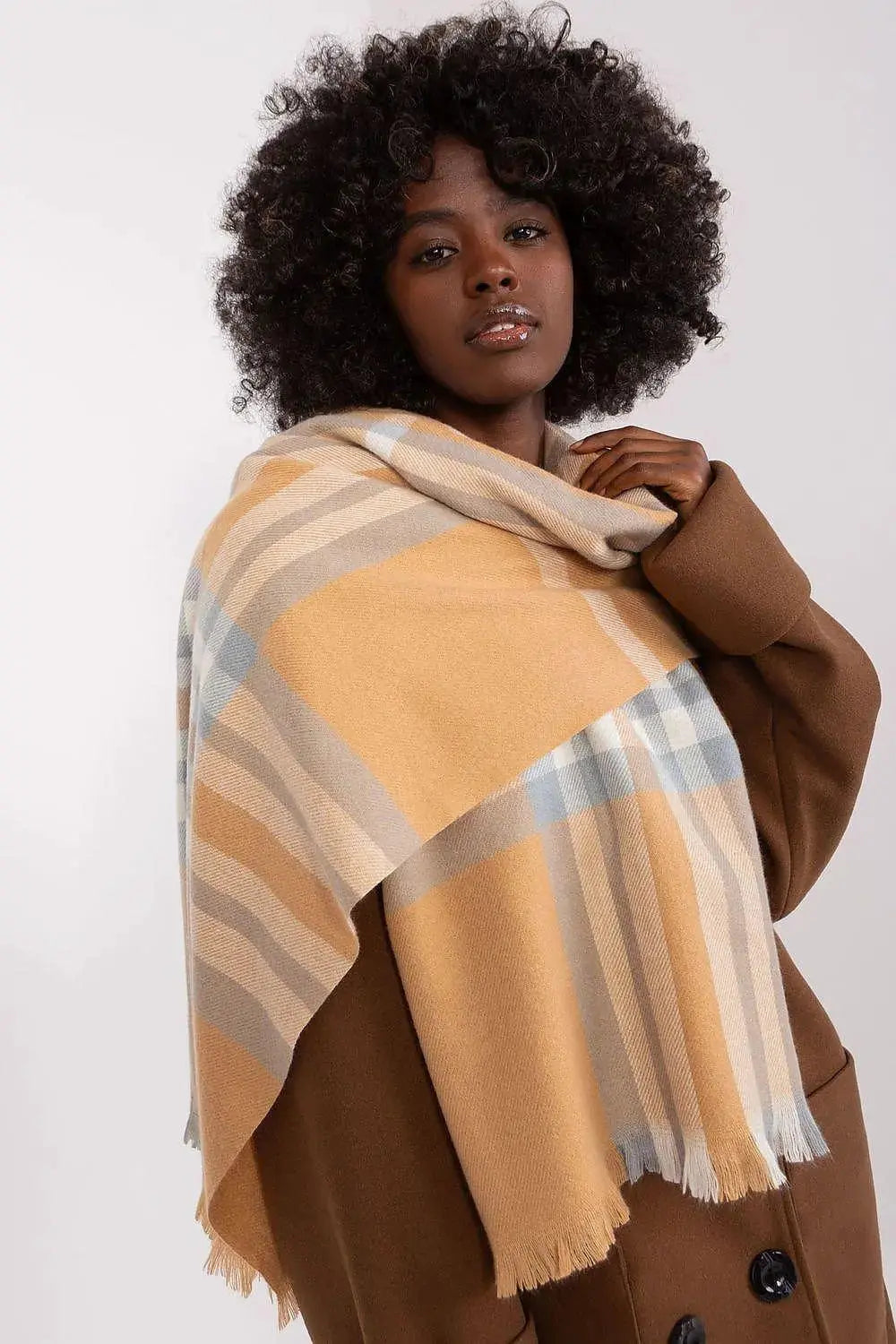 Versatile Check Scarf – Add Warmth and Style to Your Cold-Weather Wardrobe  Adomoo