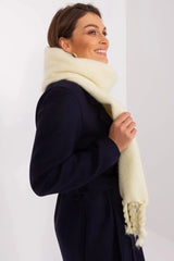 AT long, smooth-textured shawl  Adomoo
