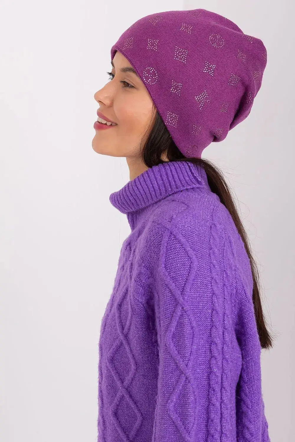 Women's Winter Beanie – Warm Cashmere Blend with Rhinestone Detail  Adomoo