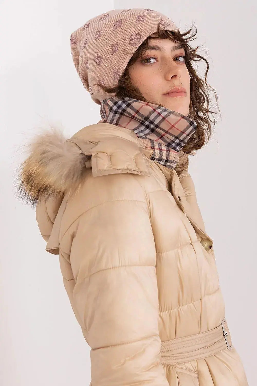 Women's Winter Beanie – Warm Cashmere Blend with Rhinestone Detail  Adomoo