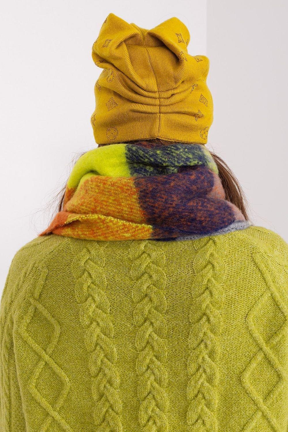 Women's Winter Beanie – Warm Cashmere Blend with Rhinestone Detail  Adomoo