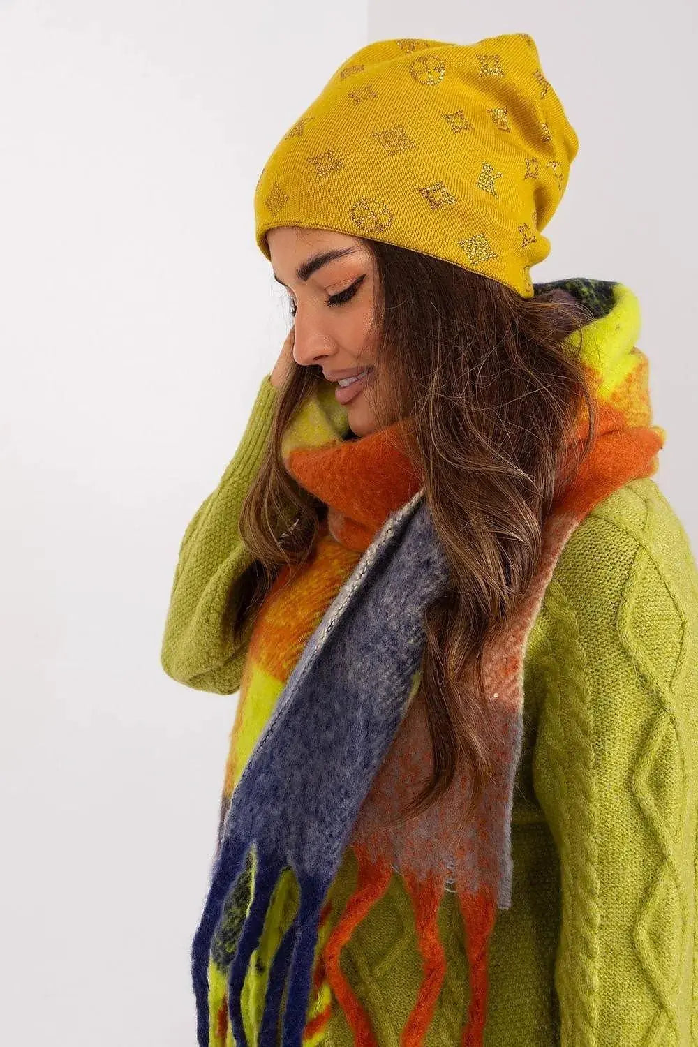 Women's Winter Beanie – Warm Cashmere Blend with Rhinestone Detail  Adomoo