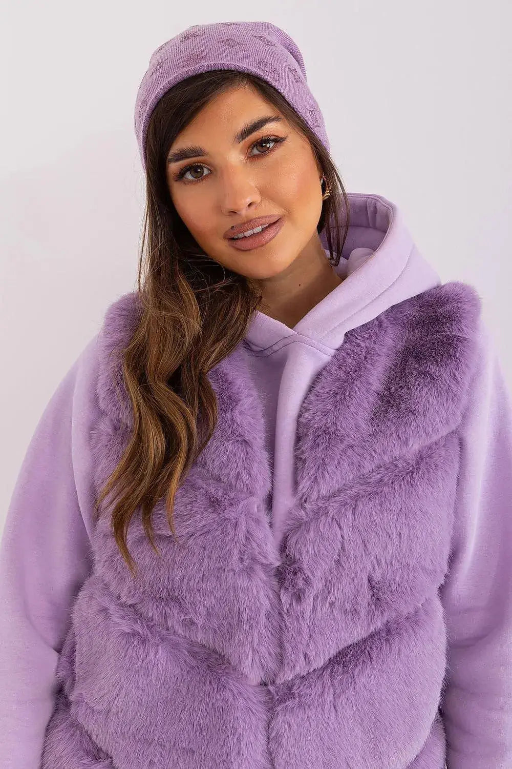 Women's Winter Beanie – Warm Cashmere Blend with Rhinestone Detail  Adomoo