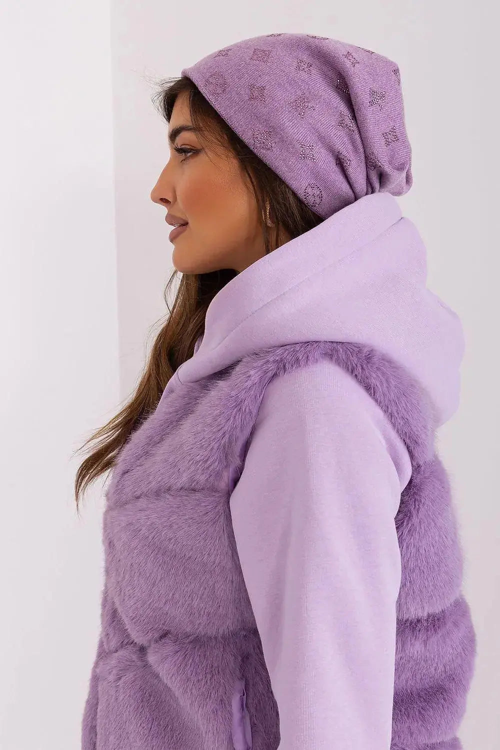 Women's Winter Beanie – Warm Cashmere Blend with Rhinestone Detail  Adomoo