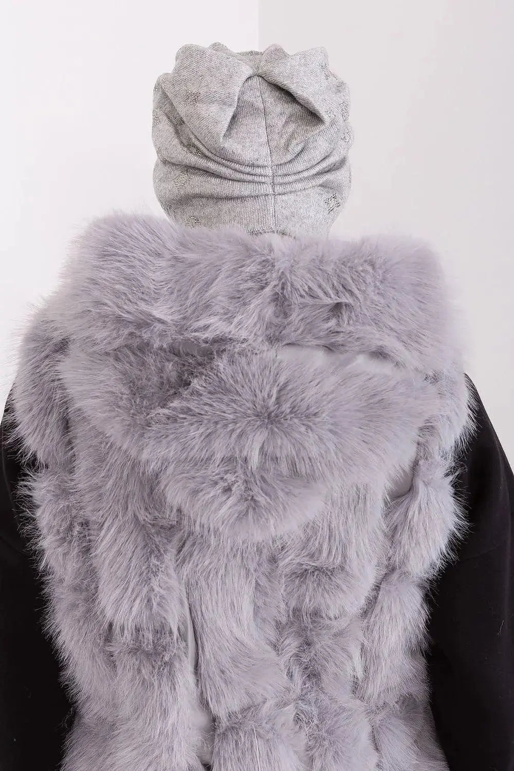 Women's Winter Beanie – Warm Cashmere Blend with Rhinestone Detail  Adomoo