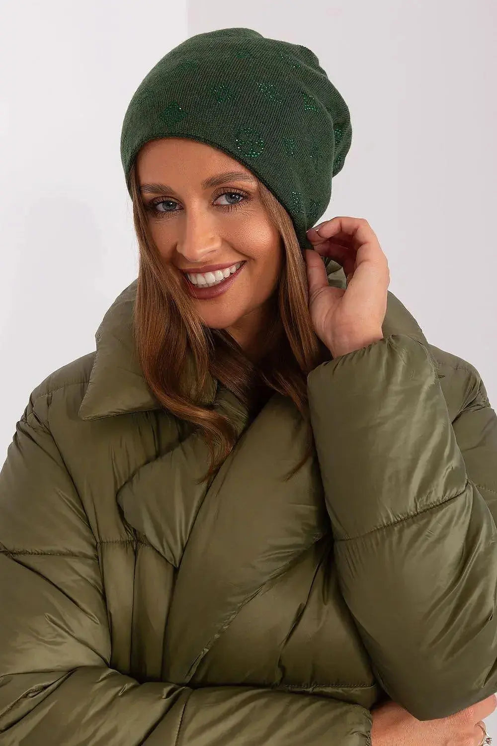 Women's Winter Beanie – Warm Cashmere Blend with Rhinestone Detail  Adomoo