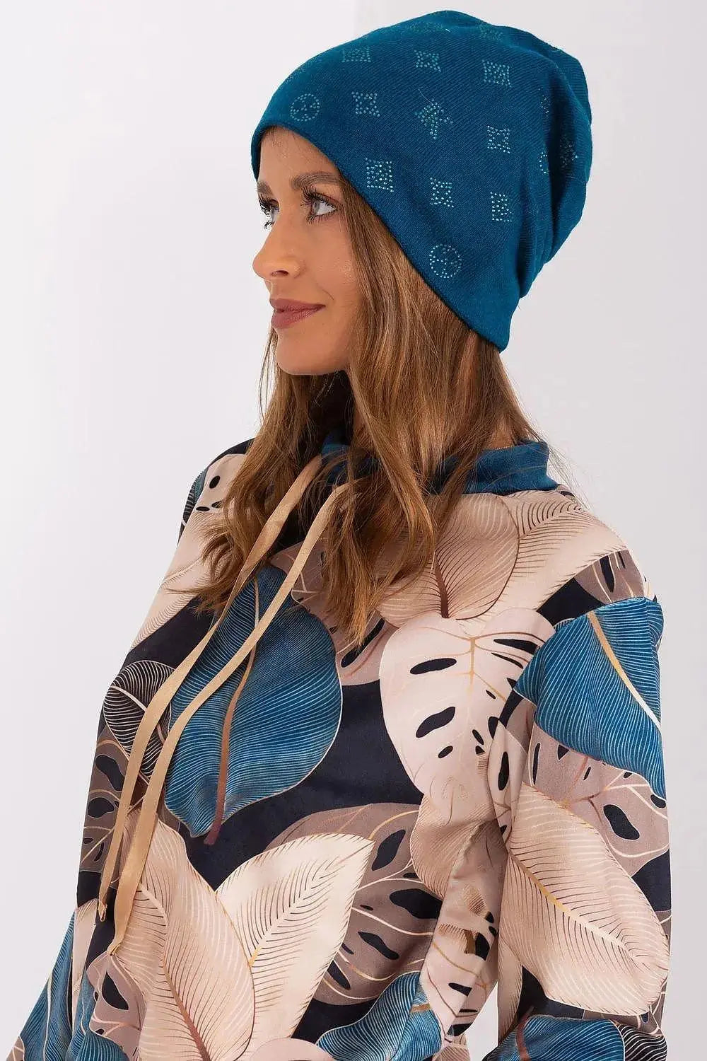 Women's Winter Beanie – Warm Cashmere Blend with Rhinestone Detail  Adomoo
