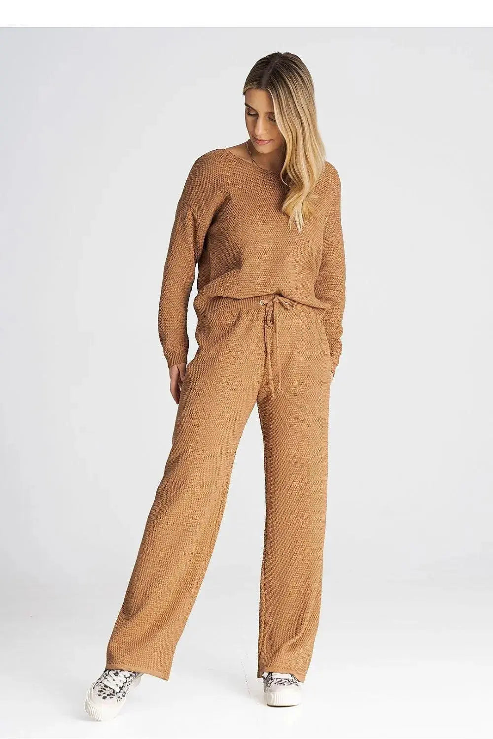 Figl long sleeves blouse and loose pants  Adomoo