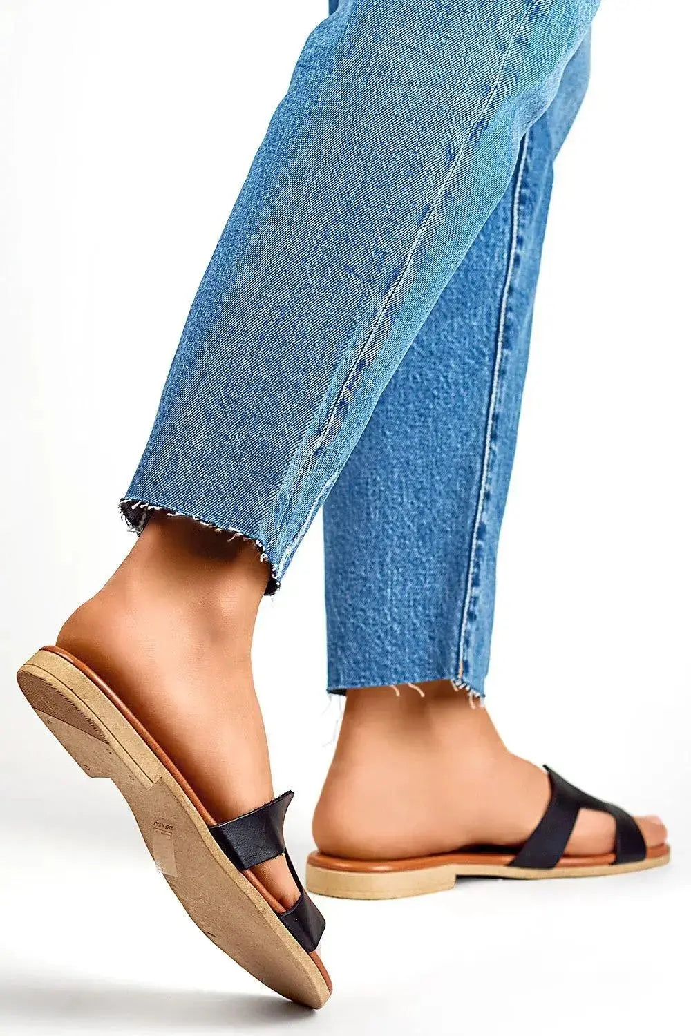 Flip-flops model 197974 PRIMO  Adomoo