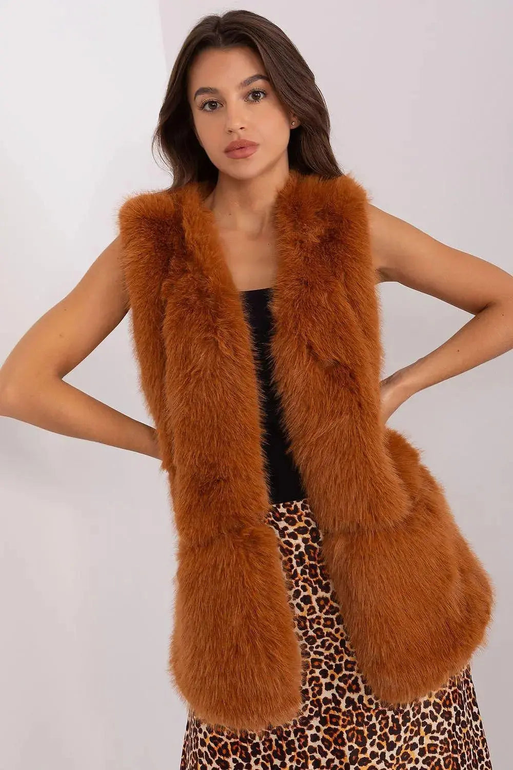 Gilet model AT fur vest  Adomoo