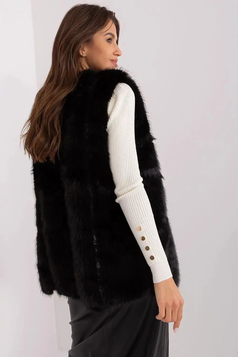 Gilet model AT fur vest  Adomoo